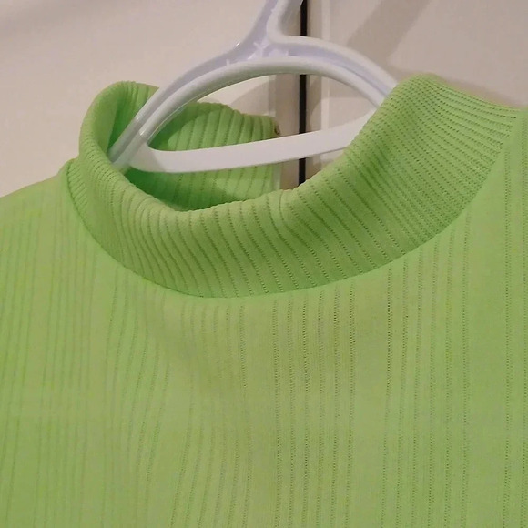 Vintage Green Sleeveless Top - Picture 4 of 6